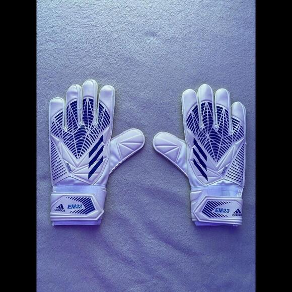 EMILIO MARTINEZ Personal ADIDAS GOALKEEPER Signed GLOVES 2022 WorldCup Argentina - Picture 1 of 4